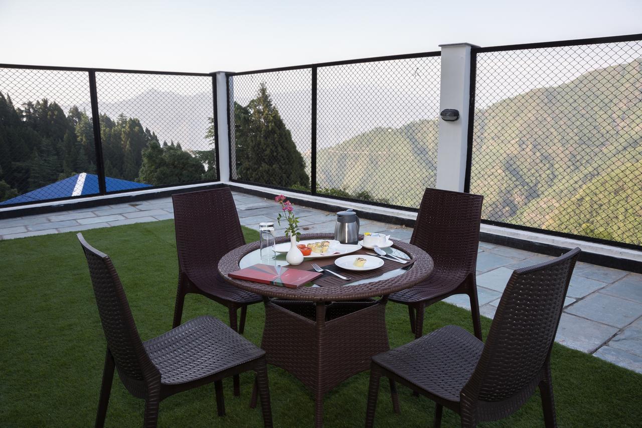 Hotel Seven Oaks Dehradun Extérieur photo