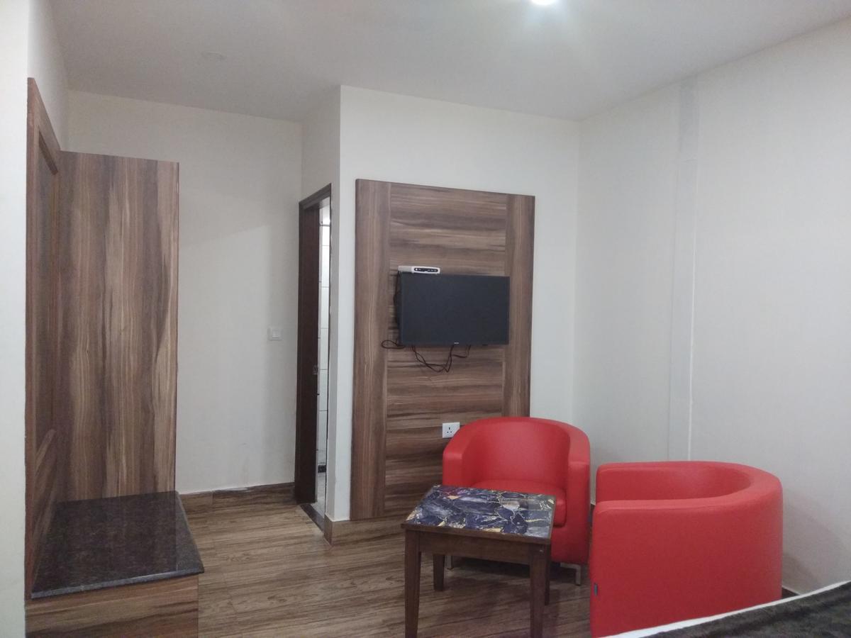 Hotel Seven Oaks Dehradun Extérieur photo