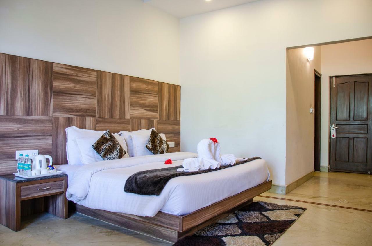 Hotel Seven Oaks Dehradun Extérieur photo