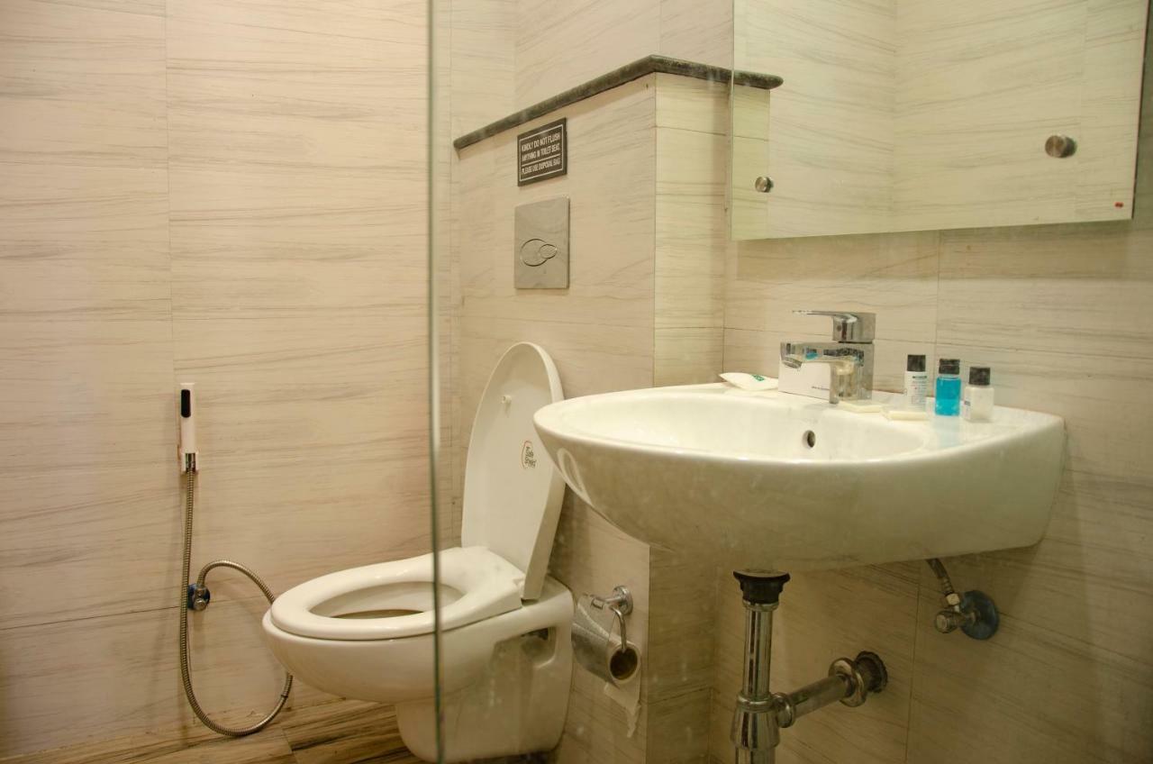 Hotel Seven Oaks Dehradun Extérieur photo